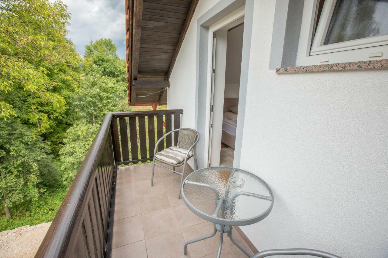 Nonci Apartment Seliste Dreznicko Exterior photo