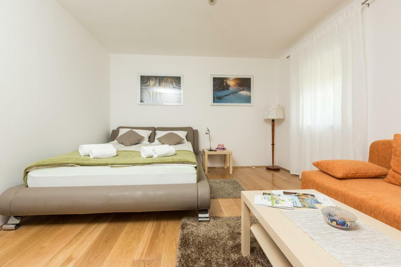 Nonci Apartment Seliste Dreznicko Exterior photo