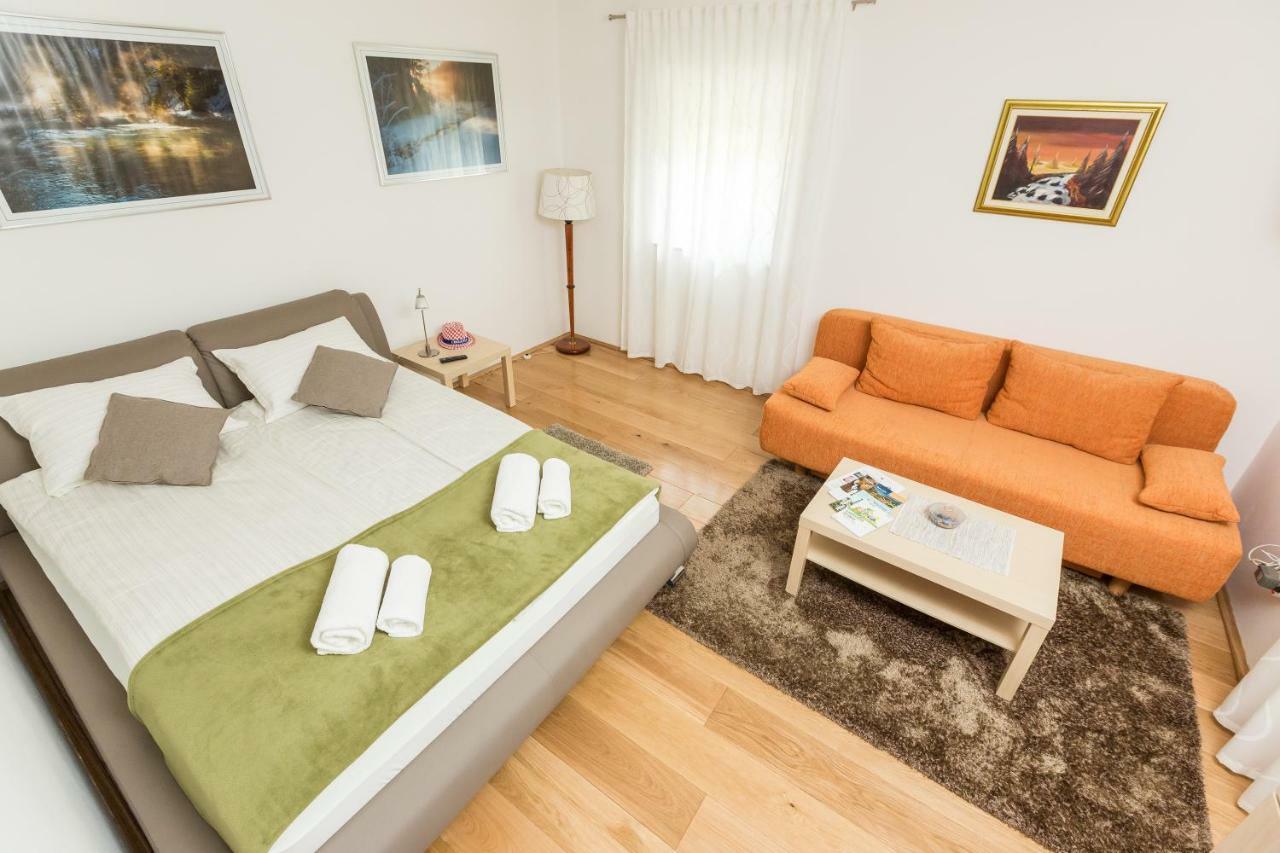 Nonci Apartment Seliste Dreznicko Exterior photo